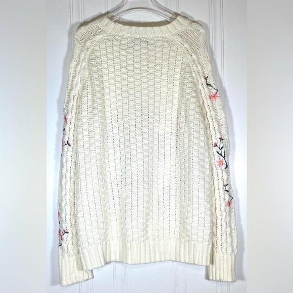 Ivory Cable Knit Floral Embroidered Sweater - Picture 2 of 4
